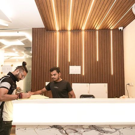Holy Land Hotell Varanasi Exteriör bild